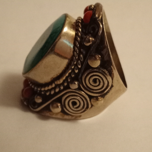 Turquoise Ring with Fantastic Details on the Sides. Size 8 @1" wide. - Picture 2 of 8